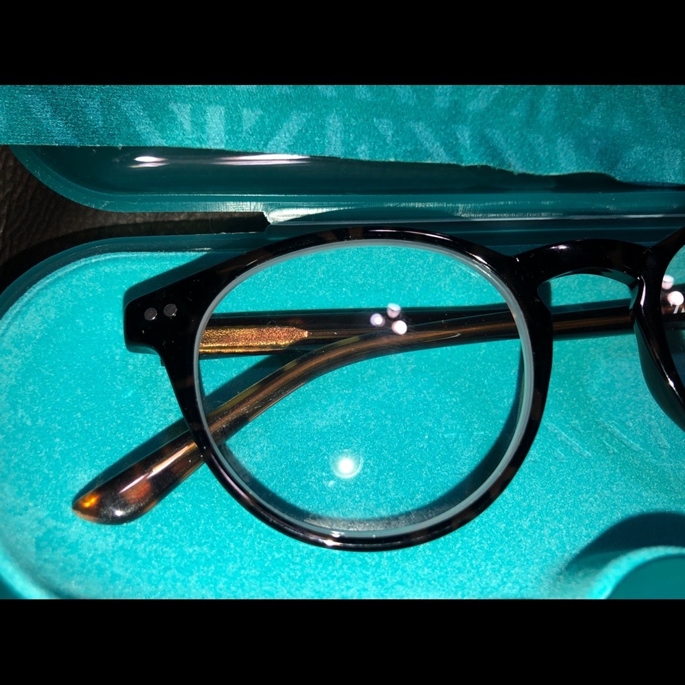 glasses - Picture 3 of 5